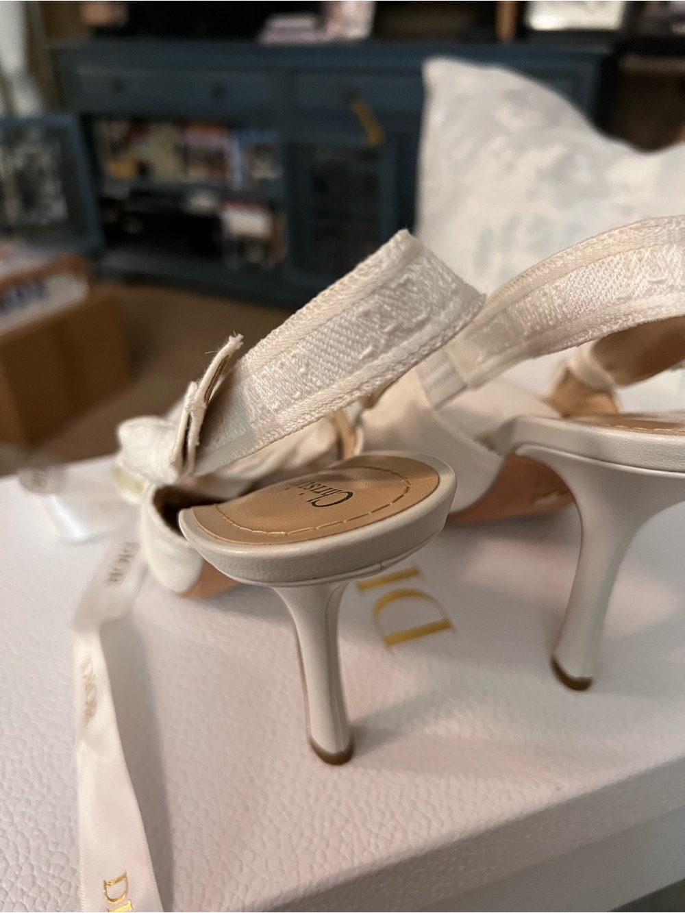 DIOR White/Cream Pointed-Toe Slingback Fabric Heels w/ J’Adior Bow 10.5; 4” heel - Picture 8 of 14
